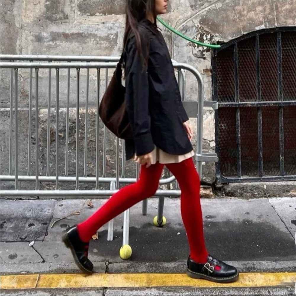 Aritzia red tights